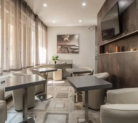 Cavour Luxury Готель